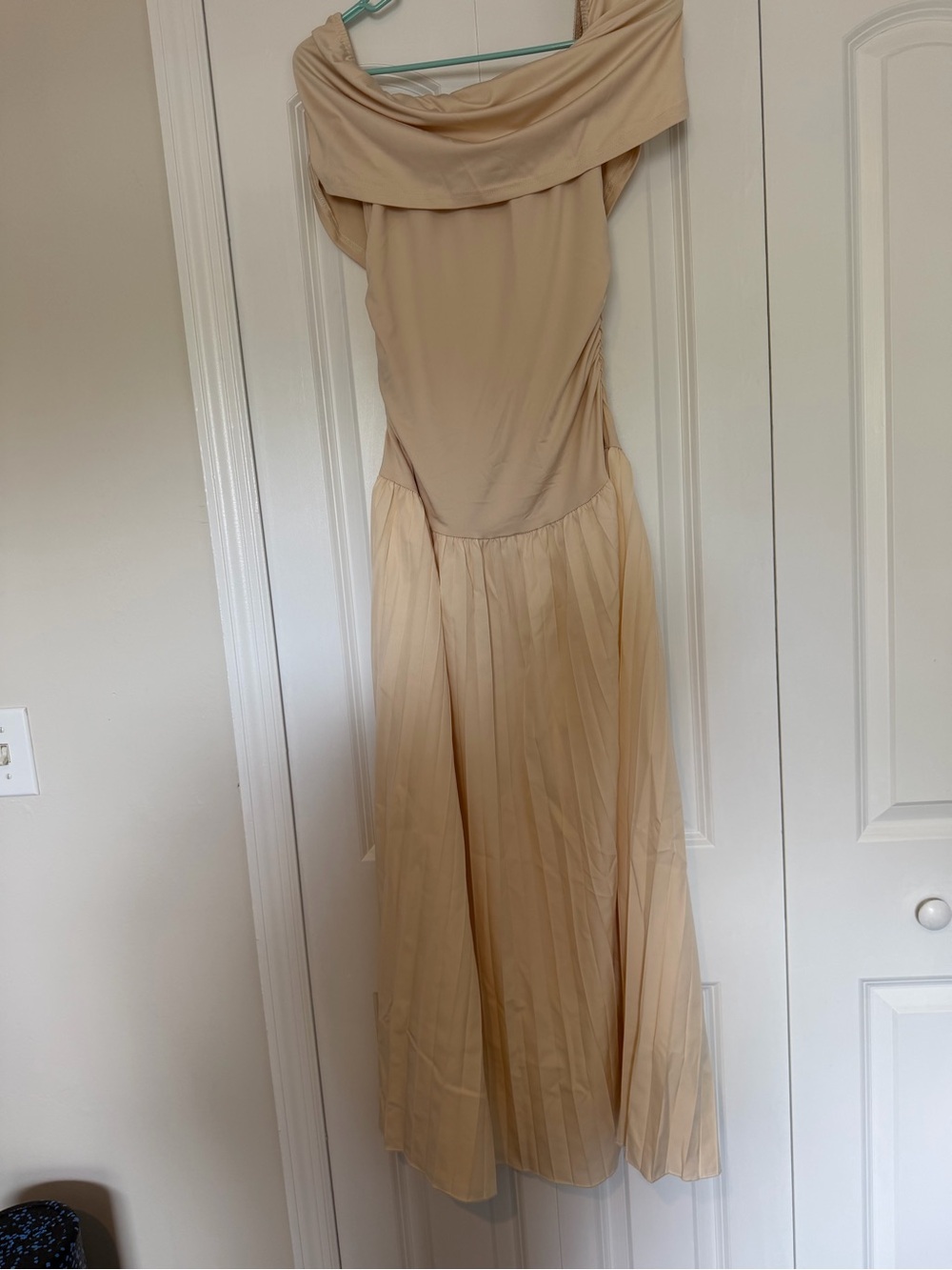 One-Shoulder Cream Evening Dress